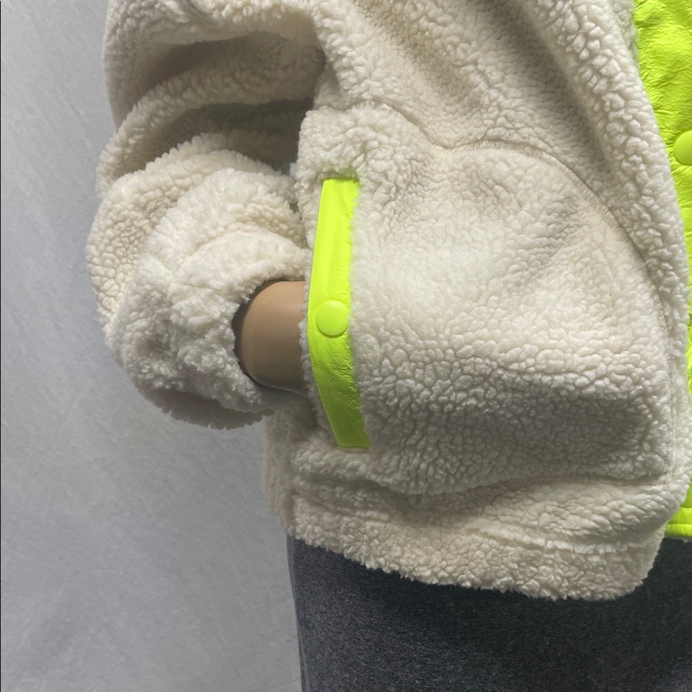 Old Navy Active Cream and Neon Yellow Jacket NWOT - Picture 3 of 10